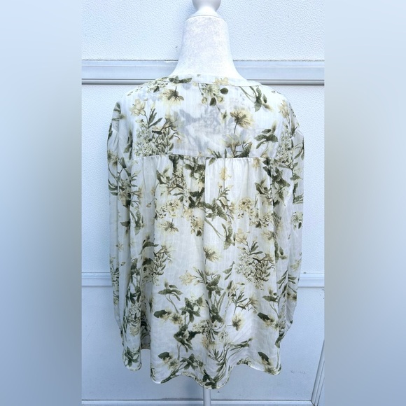 Rose + Olive Blouse Top Women L Floral Button Up Gauzy Lightweight Coastal - Picture 9 of 10
